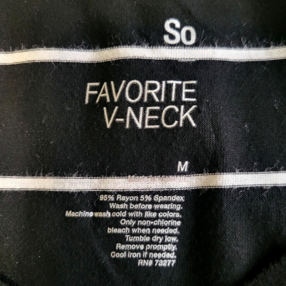 Favorite V-neck t-shirt - Picture 3 of 3